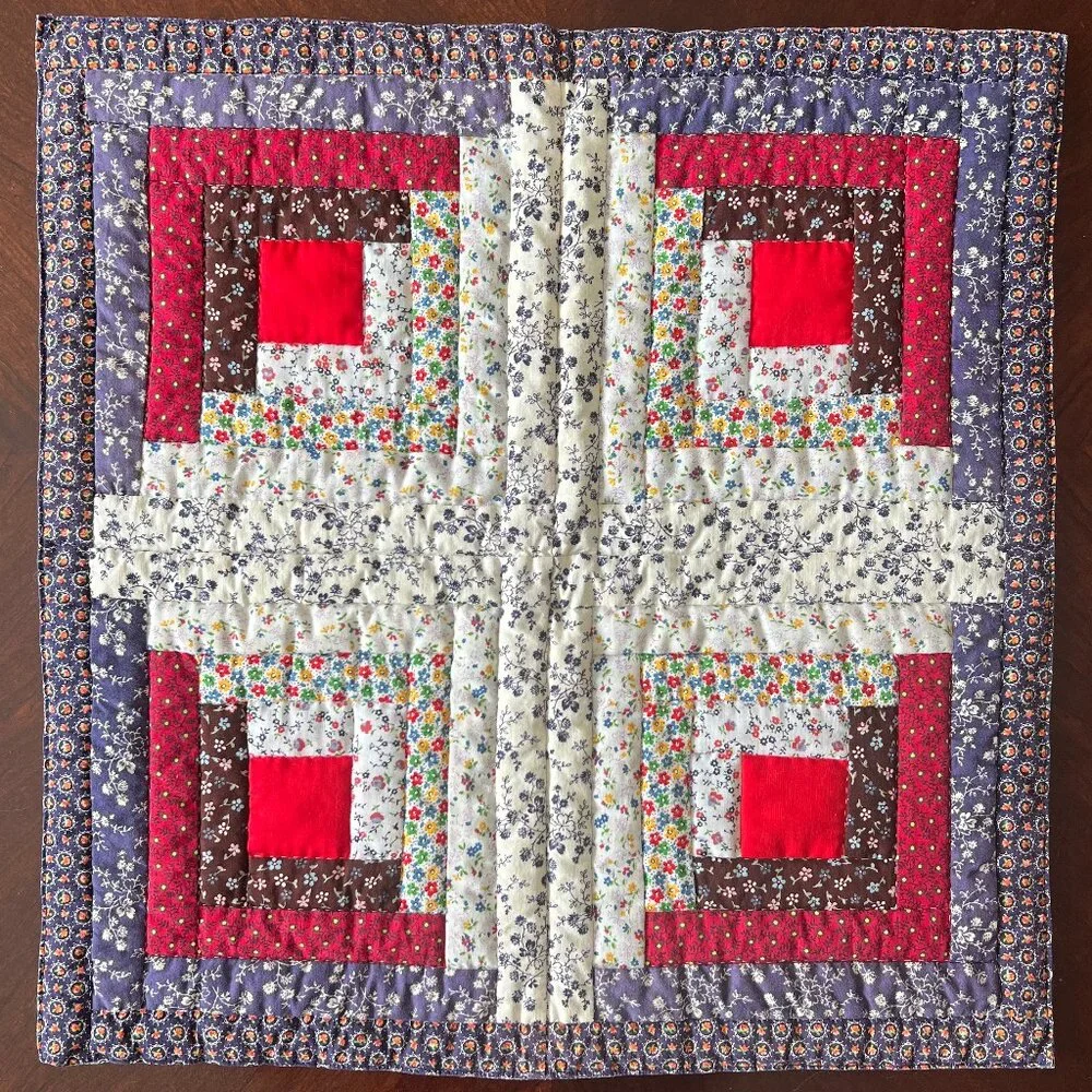 Hand-Stitched Patchwork Hand Quilted LOG CABIN Block Wall Hanging Table Topper